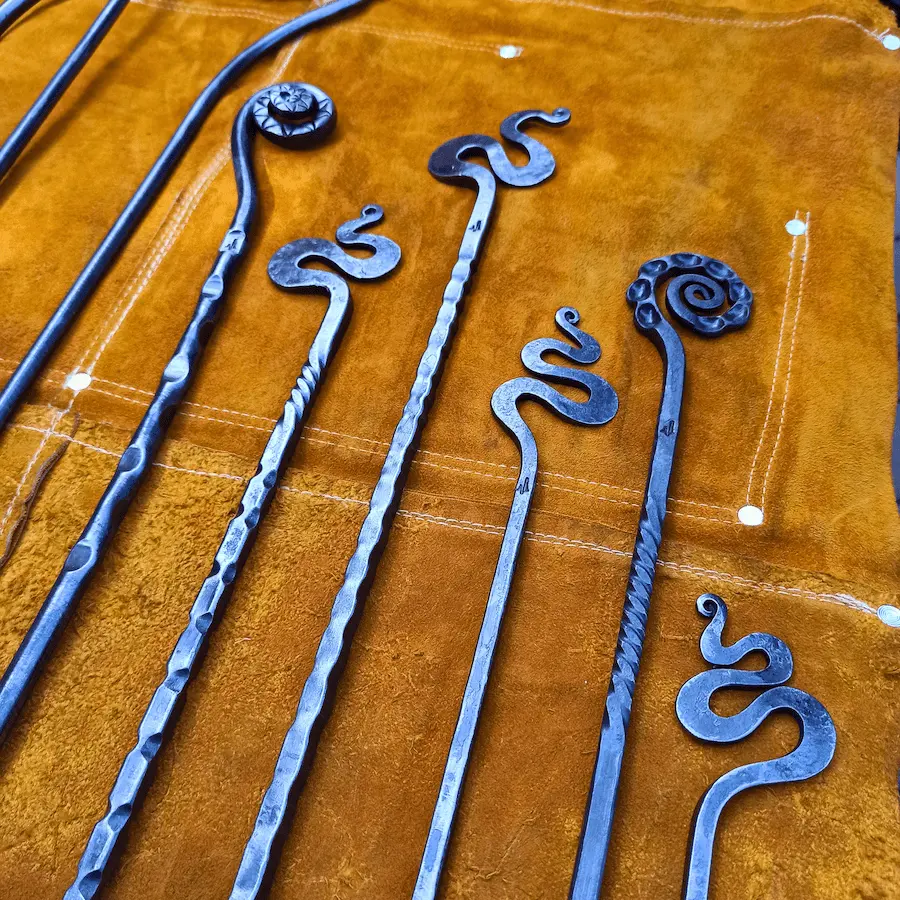 Handgeschmiedete Pflanzenstäbe