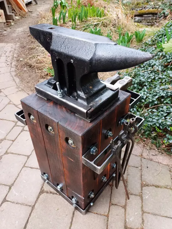 Amboss Unterstand (Holz)